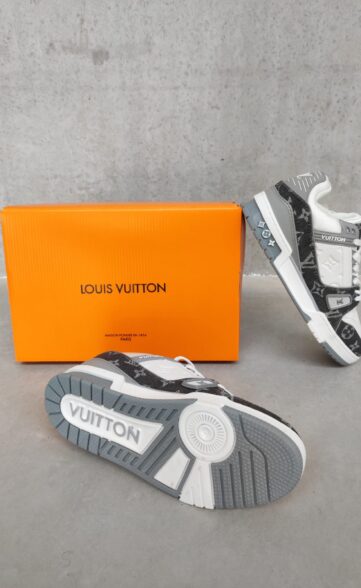 Louis Vuitton Trainer Grey White