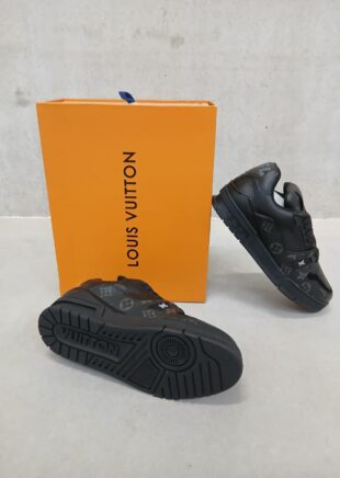 Louis Vuitton Trainer Leather Low Black 