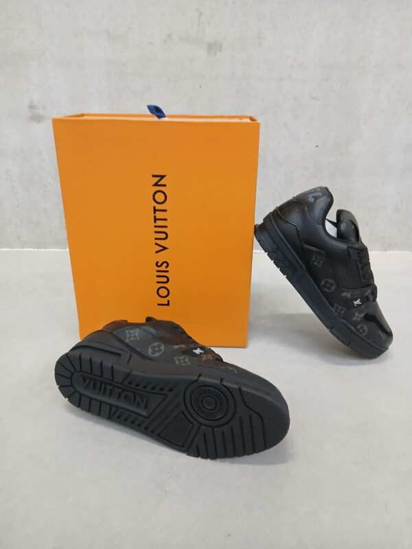 Louis Vuitton Trainer Leather Low Black 